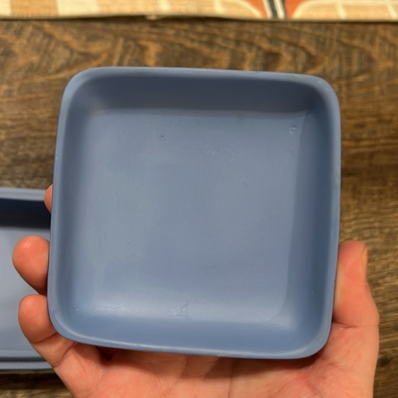 Wedgwood made in England blue jasperware Eagle lidded trinket dish - Picture 2 of 7